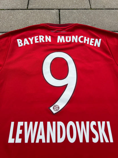 Bayern München 2015/16 Original Home Shirt Lewandowski #9 Size S
