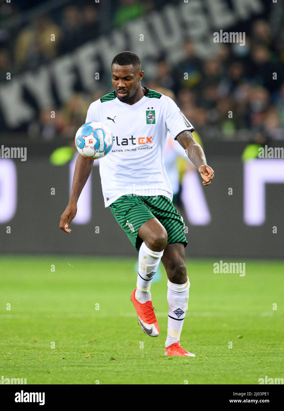 Borussia Mönchengladbach 2021/22 Original Home Shirt Thuram #10 Size S