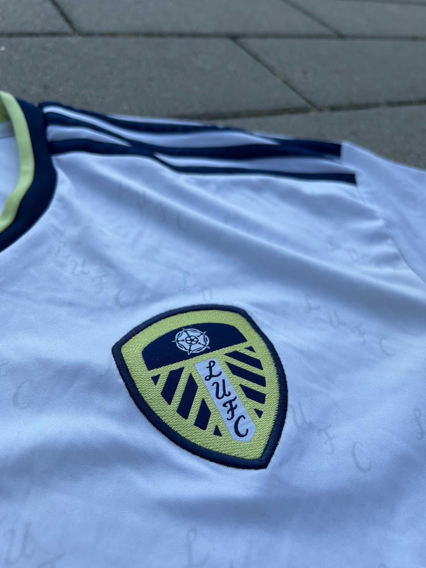 Leeds United 2022/23 Original Home Shirt Size M