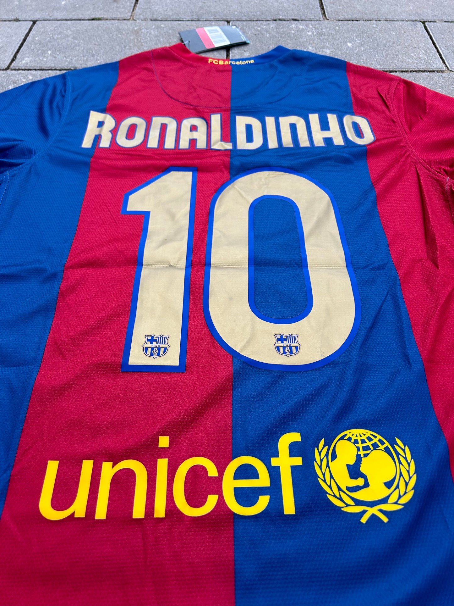 Barcelona 2006/07 Original Home Shirt Ronaldinho #10 L/S Size L