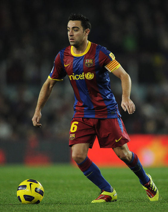 Barcelona 2010/11 Authentic Home Shirt Xavi #6 L/S Size M