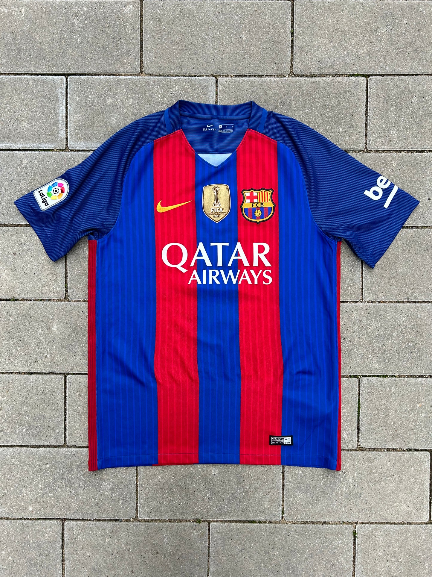 Barcelona 2016/17 Original Home Shirt Iniesta #8 Size M