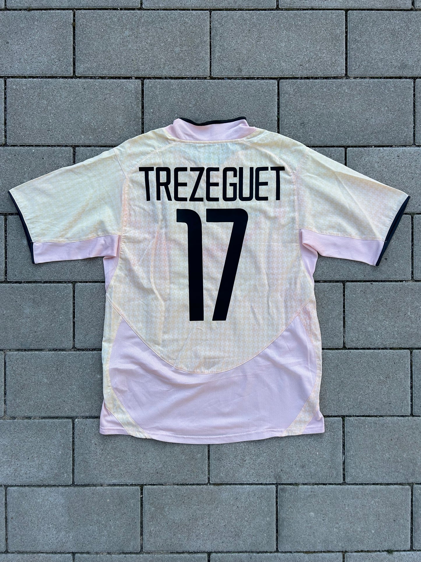 Juventus 2003/04 Original Away Shirt Trezeguet #17 Size S
