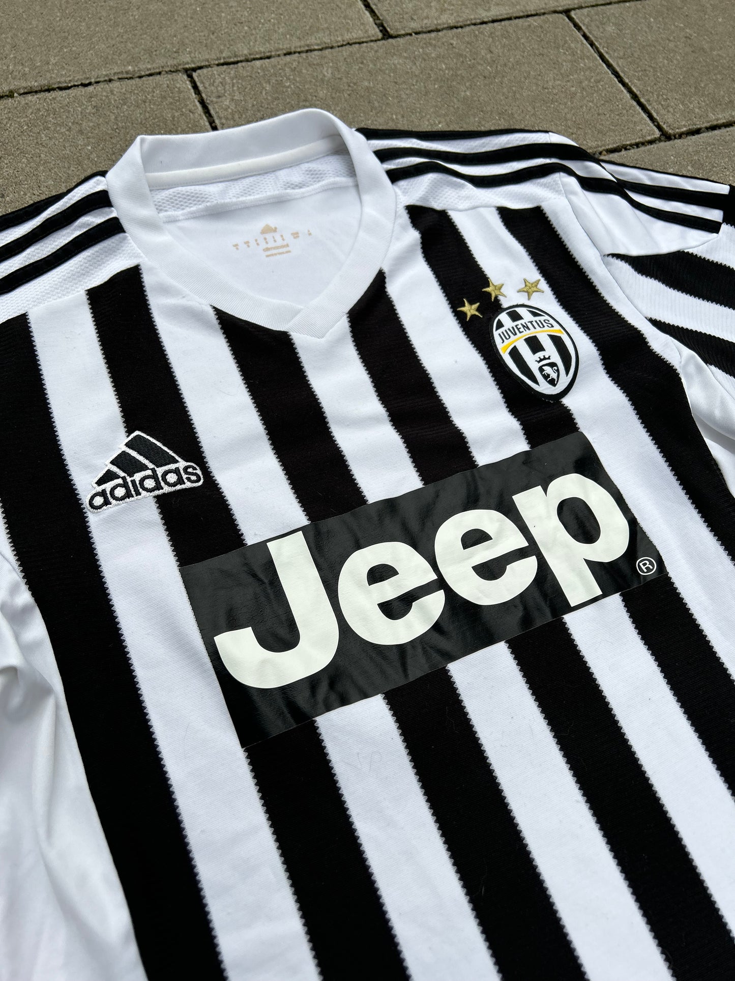 Juventus 2015/16 Original Home Shirt Size S