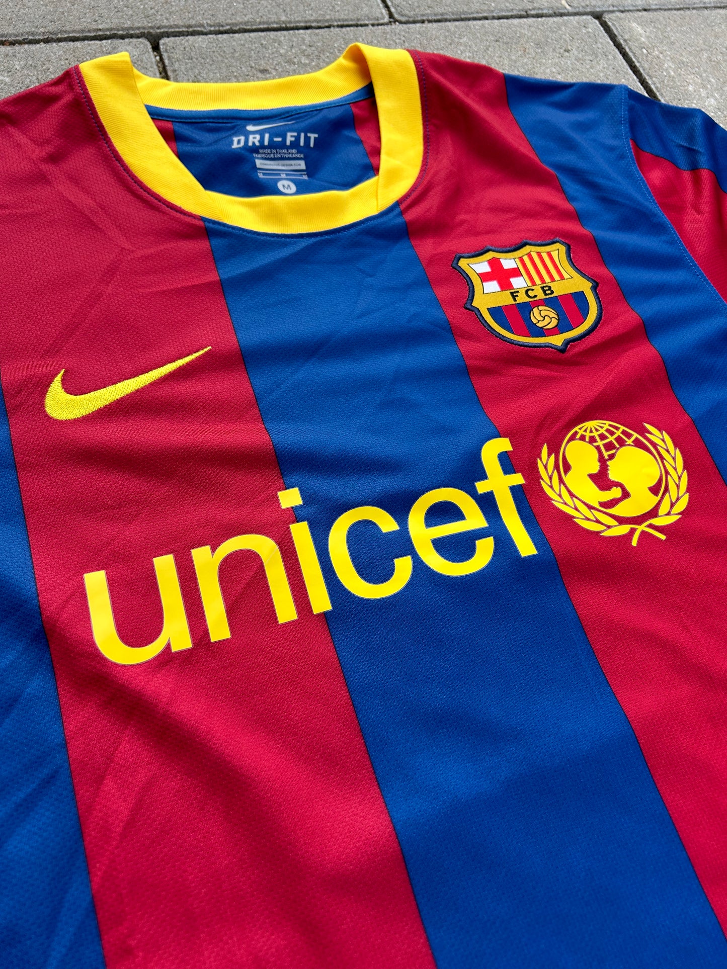 Barcelona 2010/11 Authentic Home Shirt Xavi #6 L/S Size M