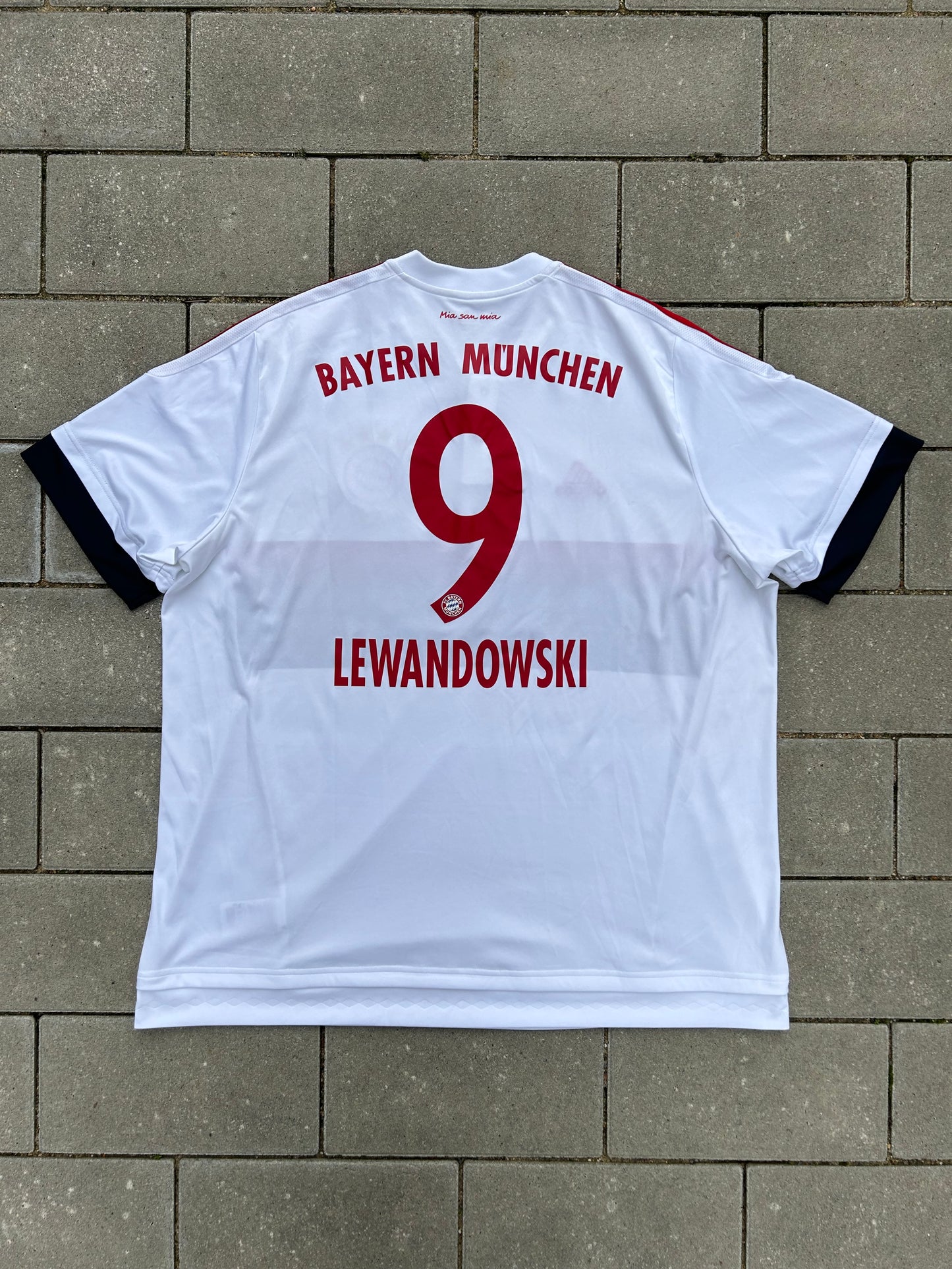 Bayern München 2015/16 Original Away Shirt Lewandowski #9 Size XXL