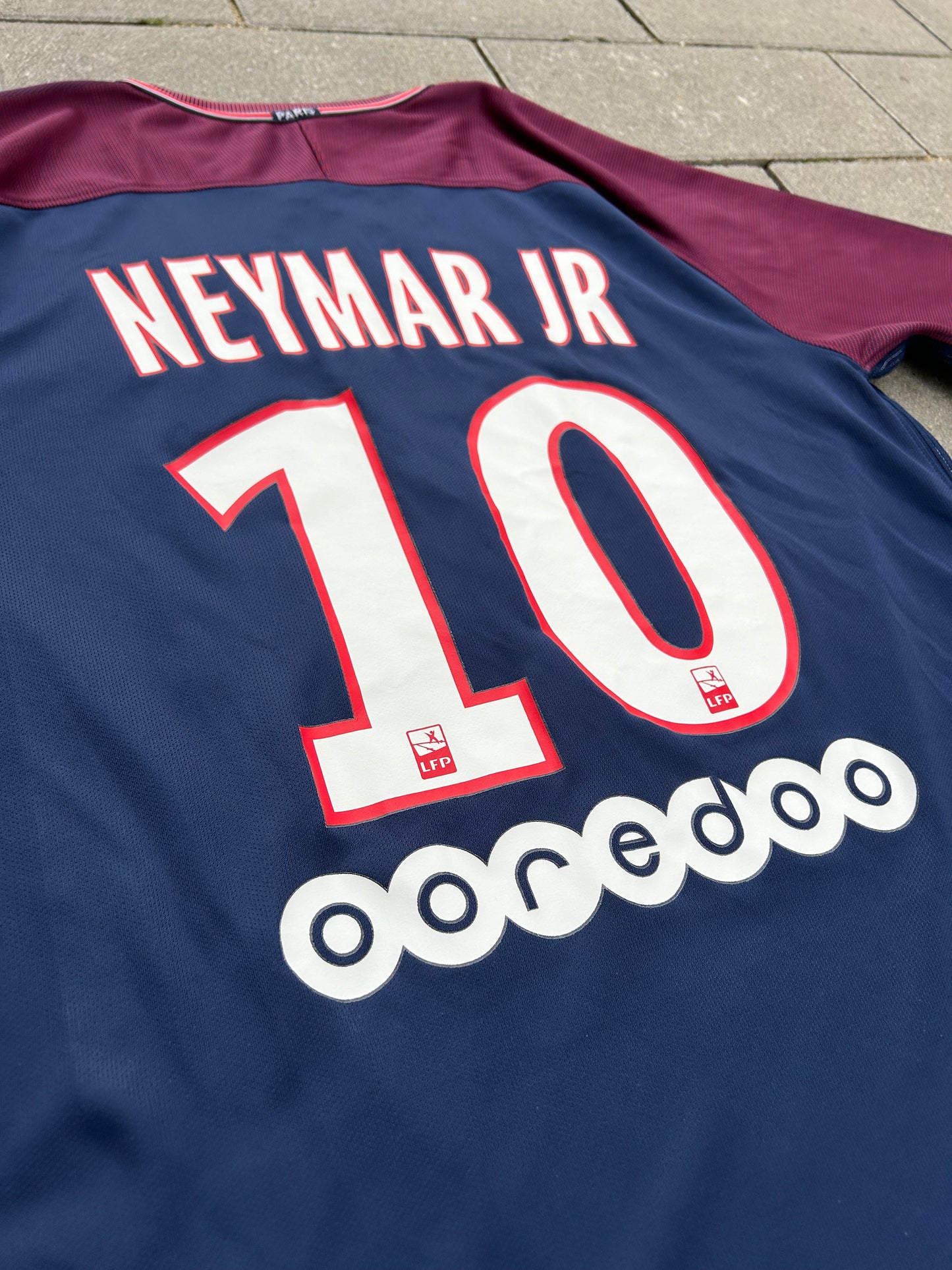 PSG 2017/18 Original Home Shirt Neymar #10 Size M