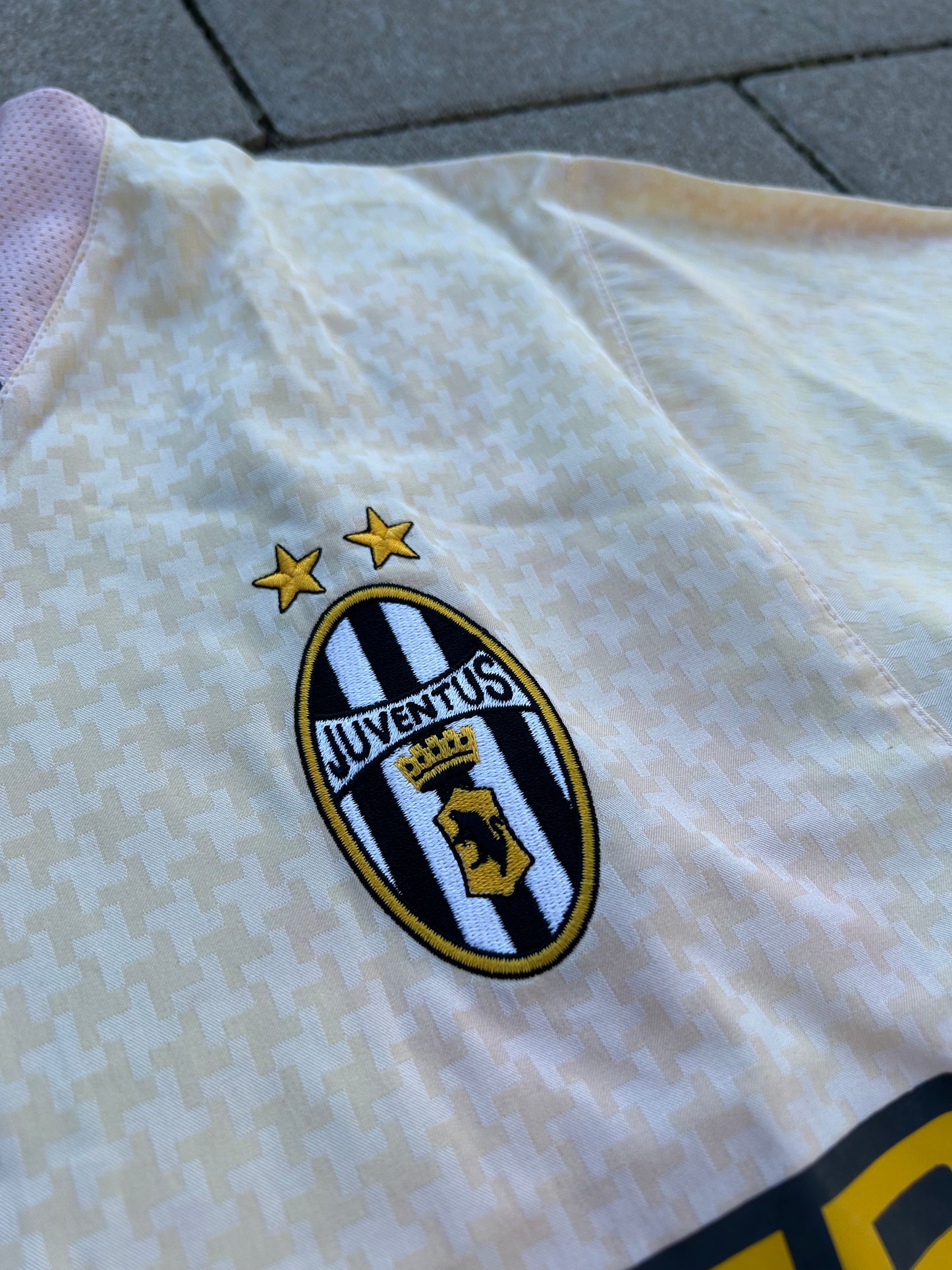 Juventus 2003/04 Original Away Shirt Trezeguet #17 Size S