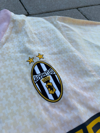 Juventus 2003/04 Original Away Shirt Trezeguet #17 Size S