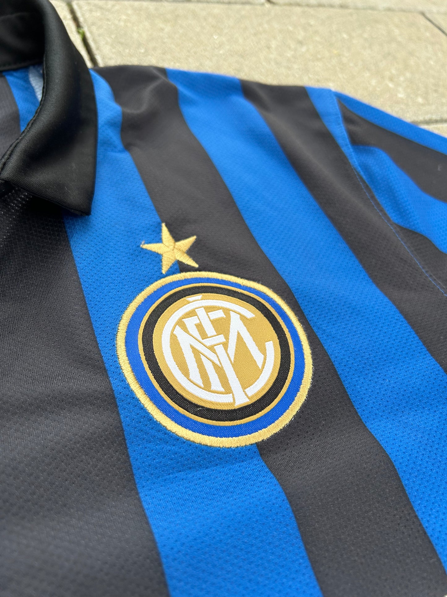 Inter Milan 2011/12 Authentic Home Shirt Size M