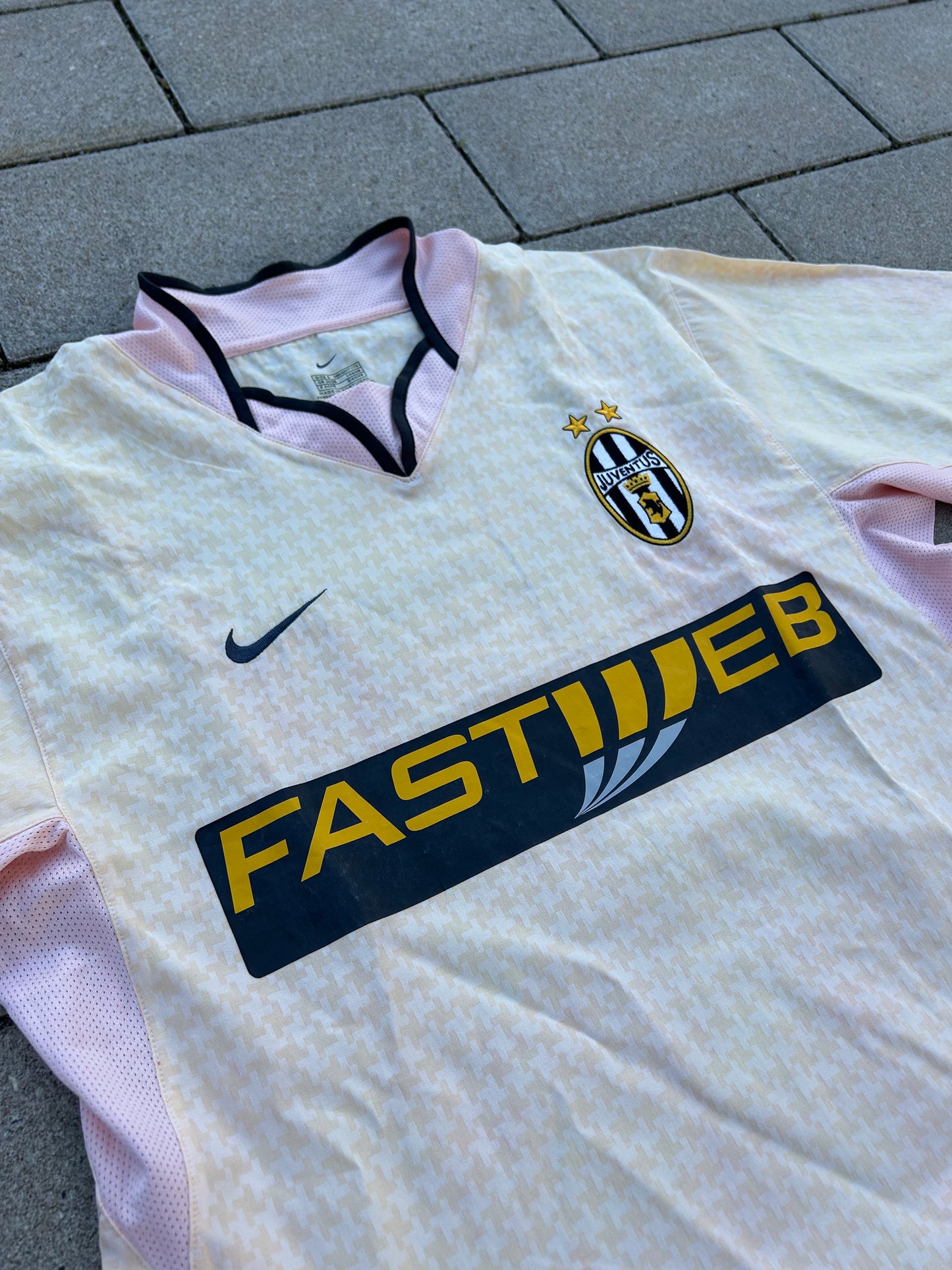 Juventus 2003/04 Original Away Shirt Trezeguet #17 Size S