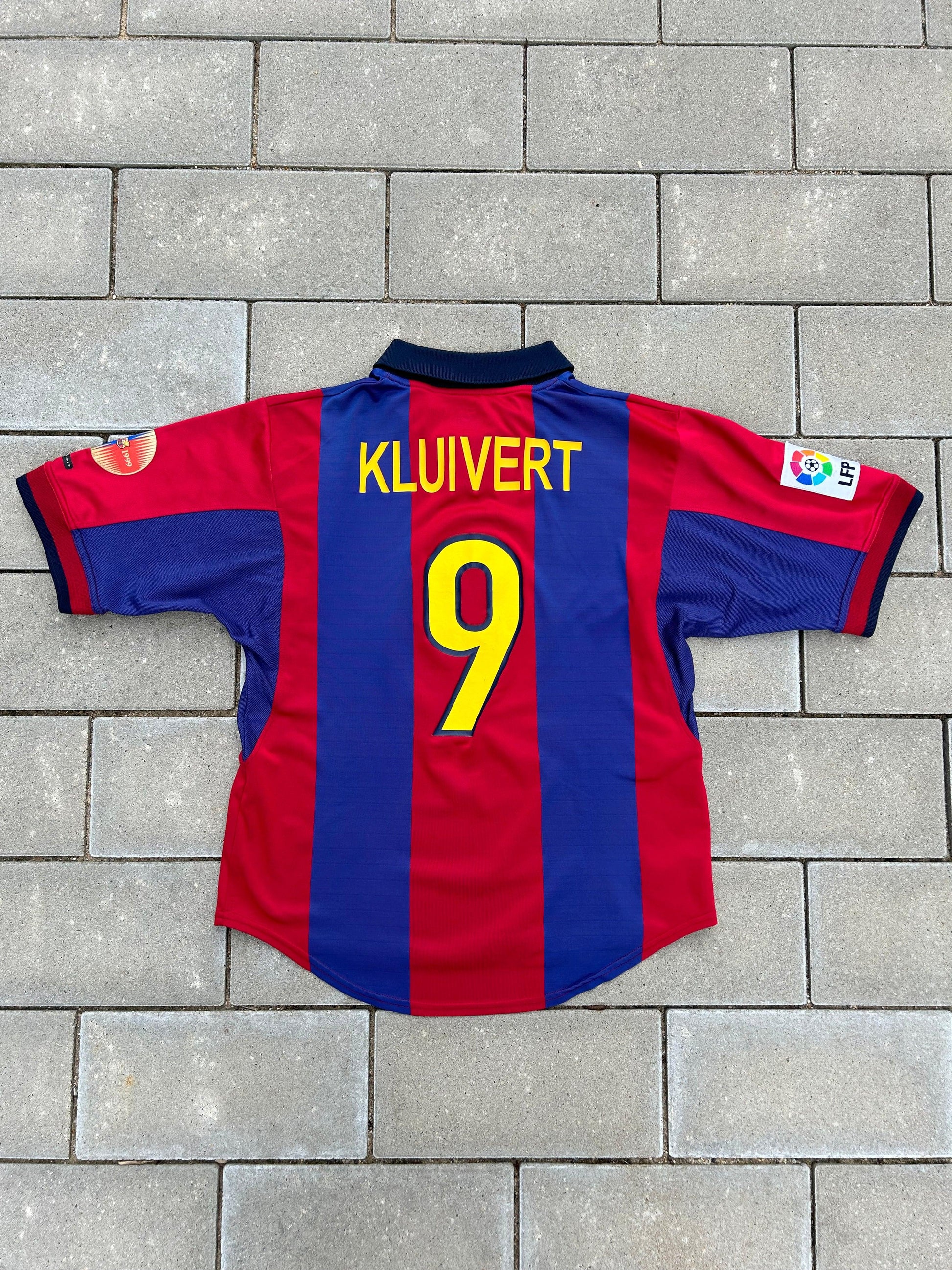 Barcelona 2000/01 Authentic Home Shirt Kluivert #9 Size S