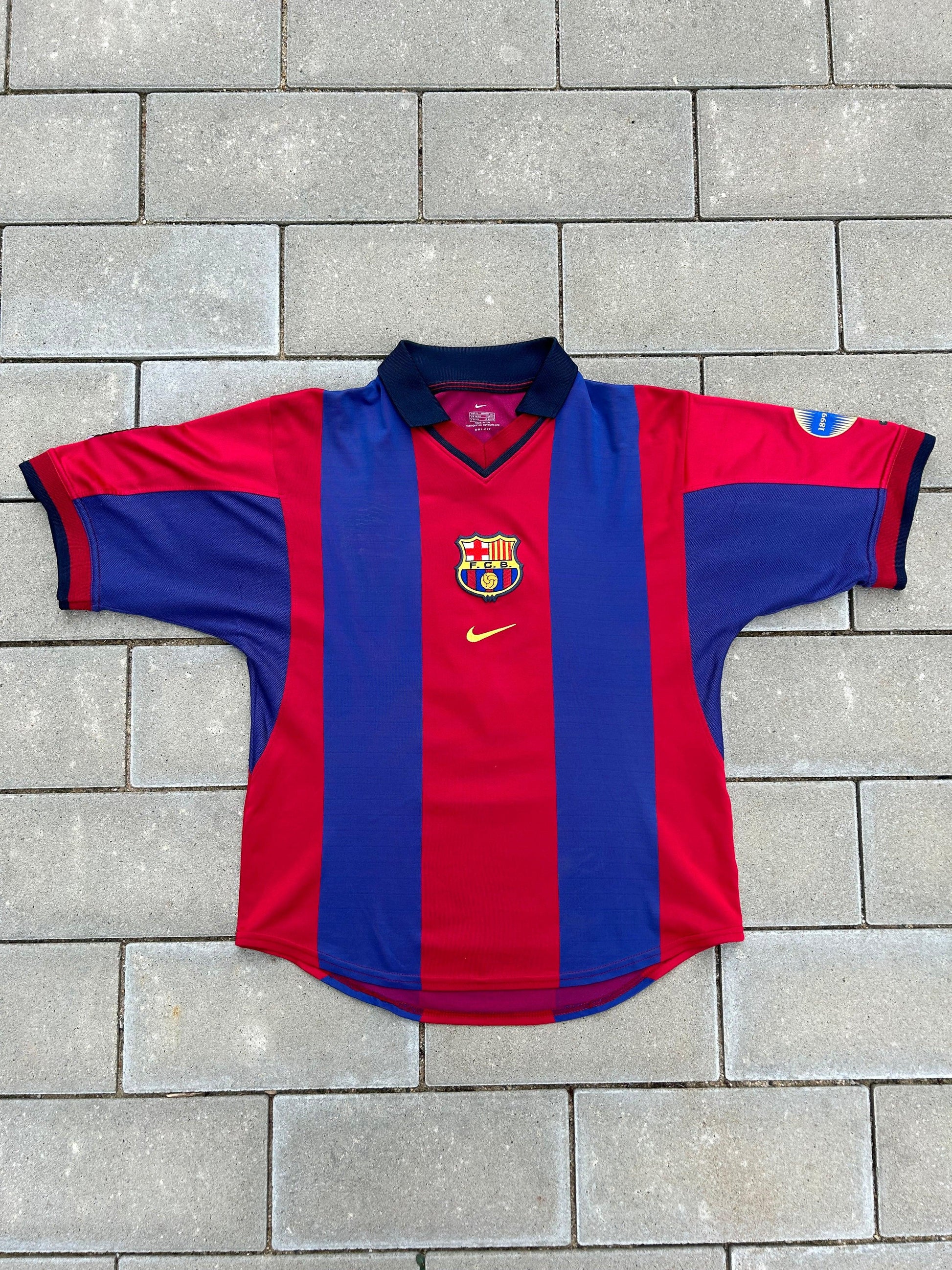 Barcelona 2000/01 Authentic Home Shirt Kluivert #9 Size S 1
