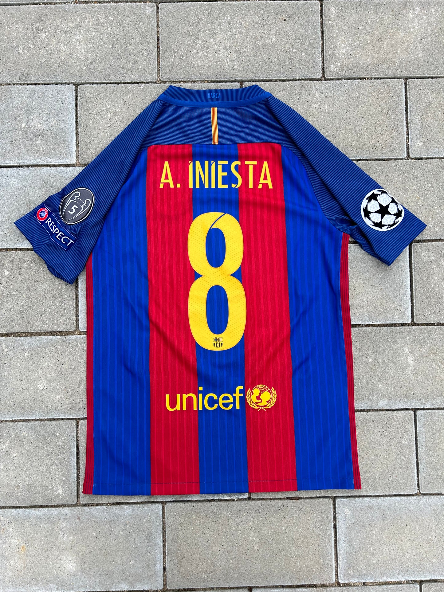 Barcelona 2016/17 Authentic Home Shirt Iniesta #8 Size S