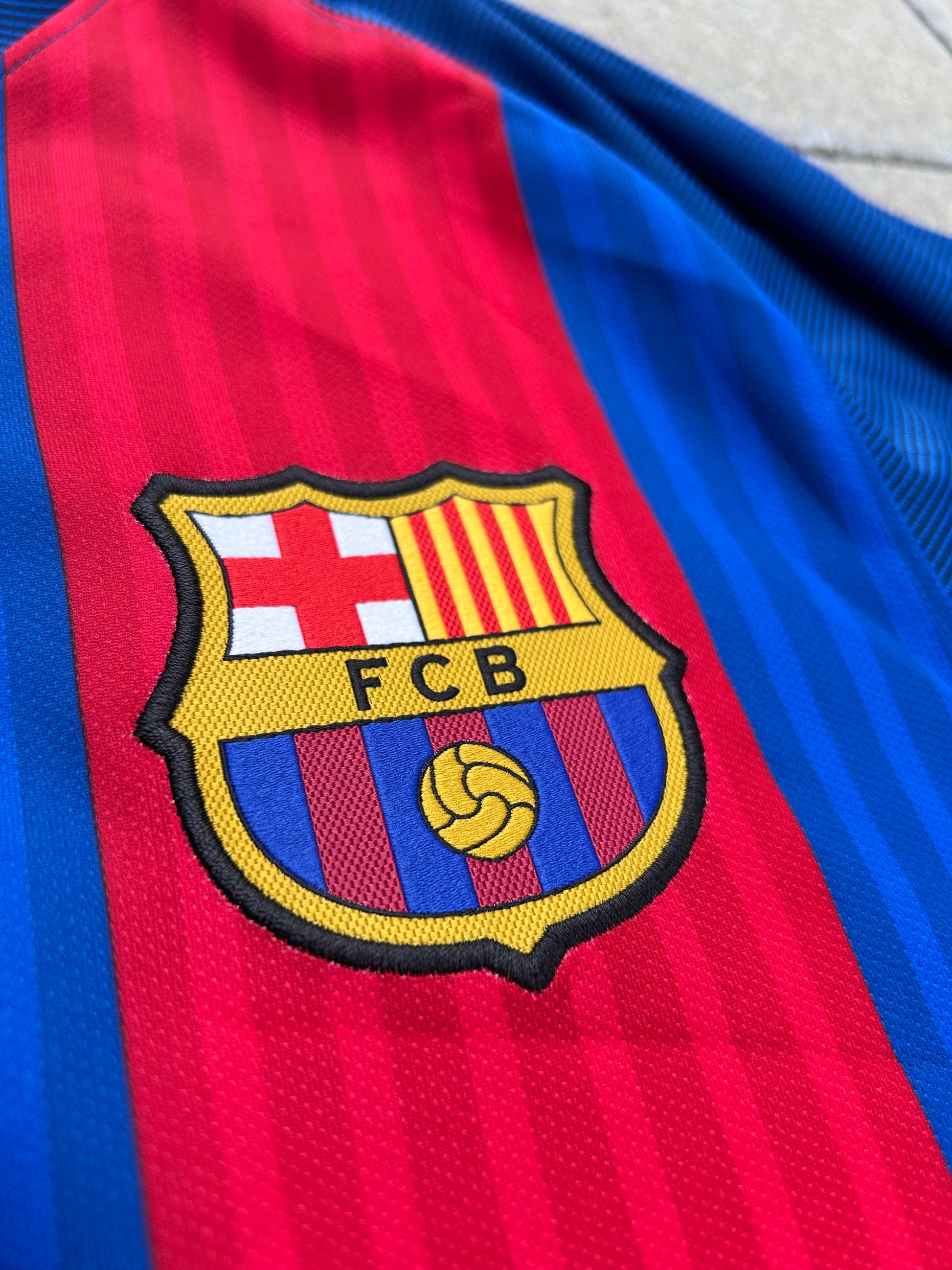 Barcelona 2016/17 Authentic Home Shirt Iniesta #8 Size S 2