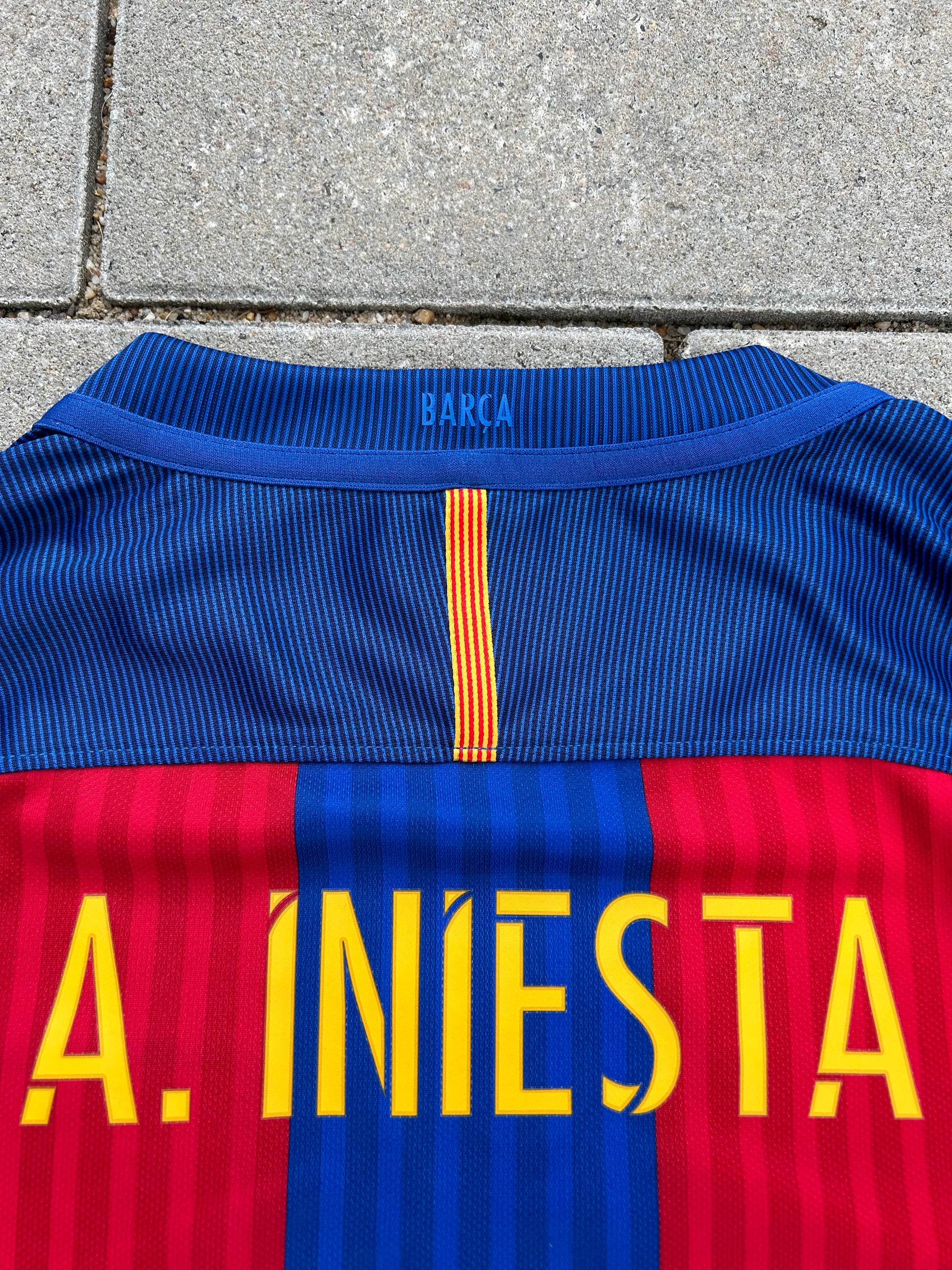 Barcelona 2016/17 Authentic Home Shirt Iniesta #8 Size S 6