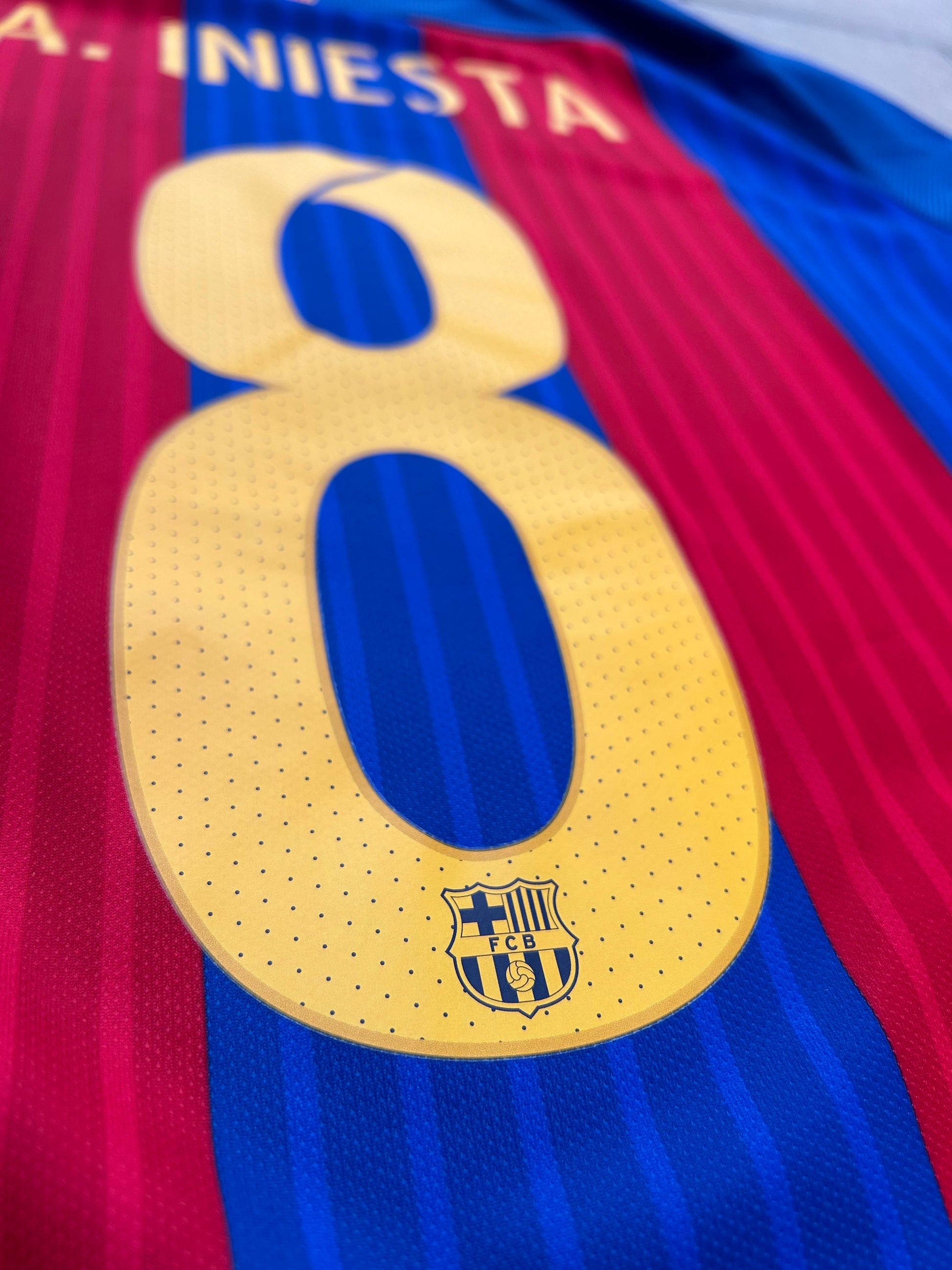 Barcelona 2016/17 Authentic Home Shirt Iniesta #8 Size S 7