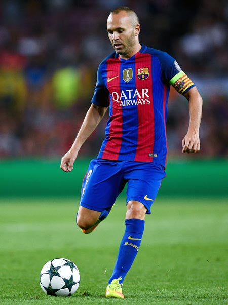 Barcelona 2016/17 Authentic Home Shirt Iniesta #8 Size S 9
