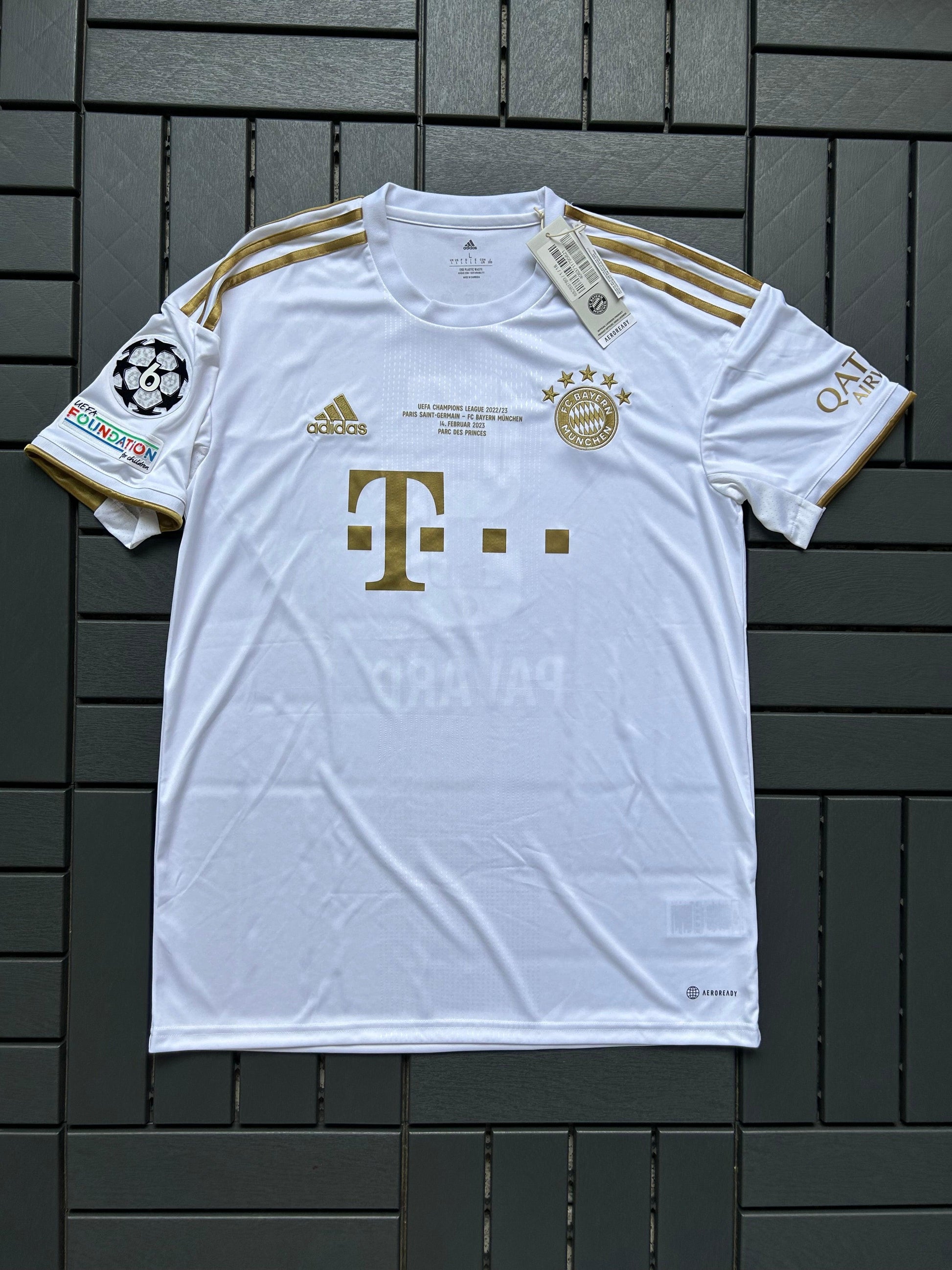 Bayern München 2022/23 Signed Authentic Away Shirt Pavard #5 Size L 1