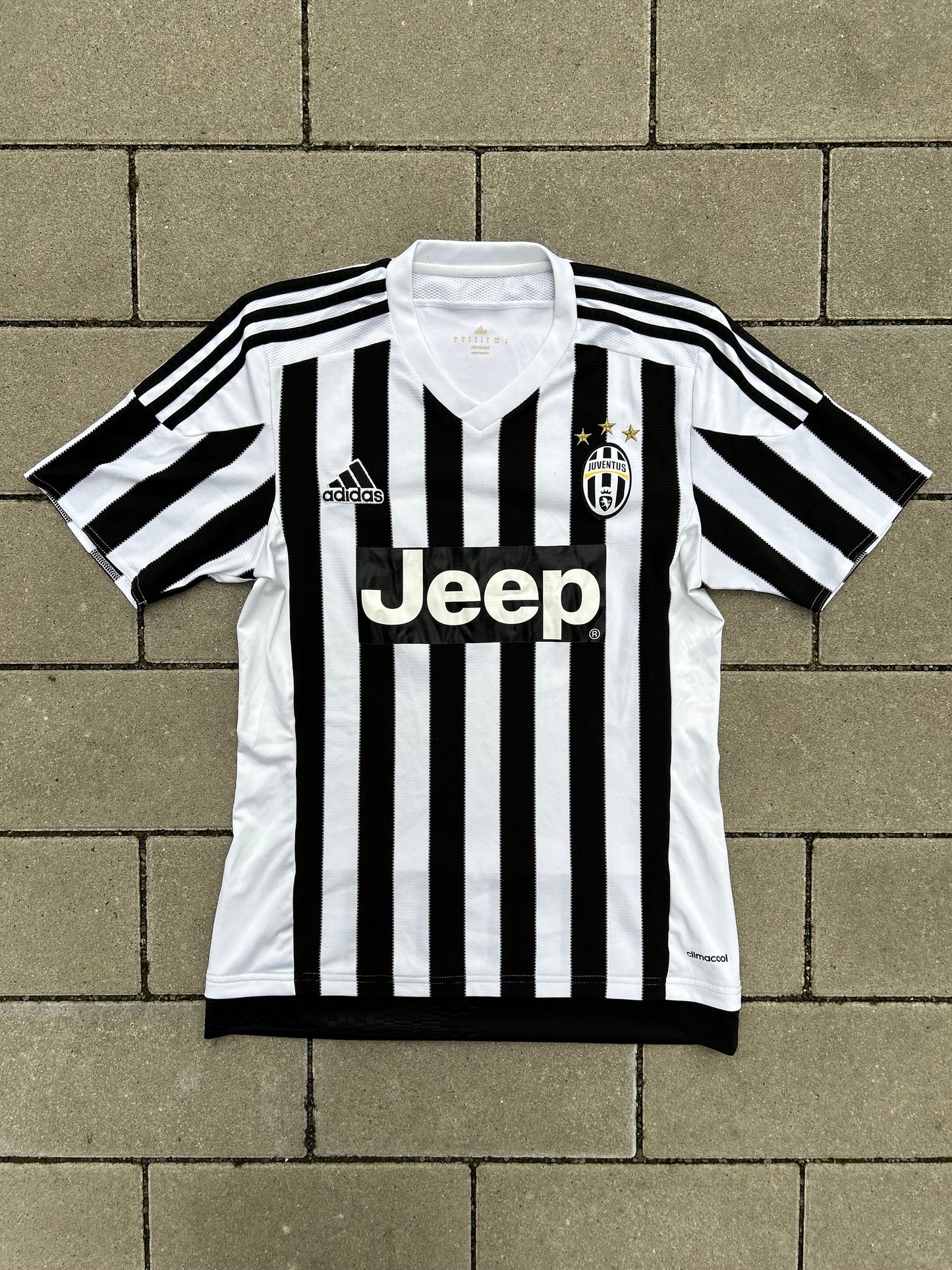 Juventus 2015/16 Original Home Shirt Size S