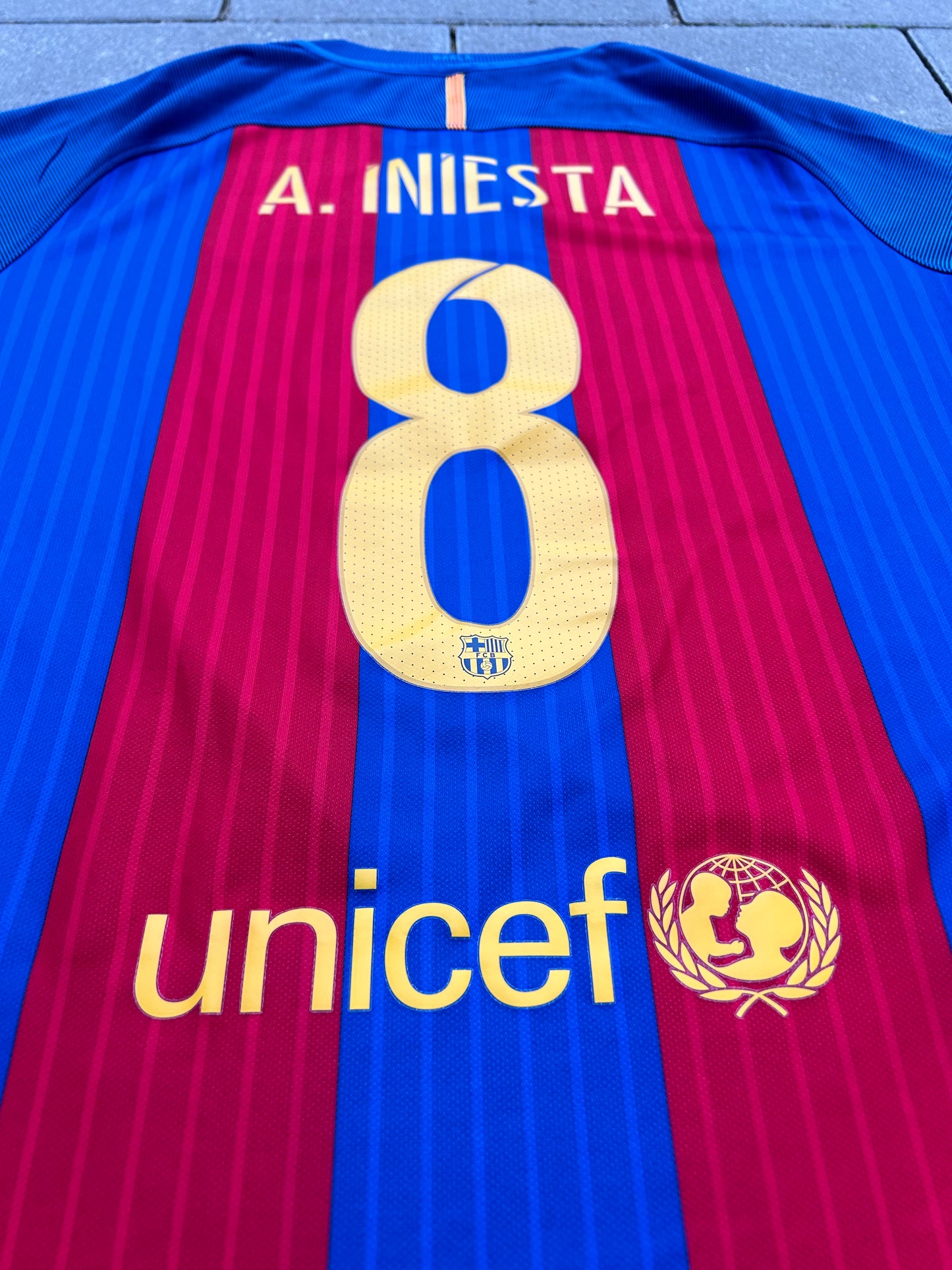 Barcelona 2016/17 Original Home Shirt Iniesta #8 Size M