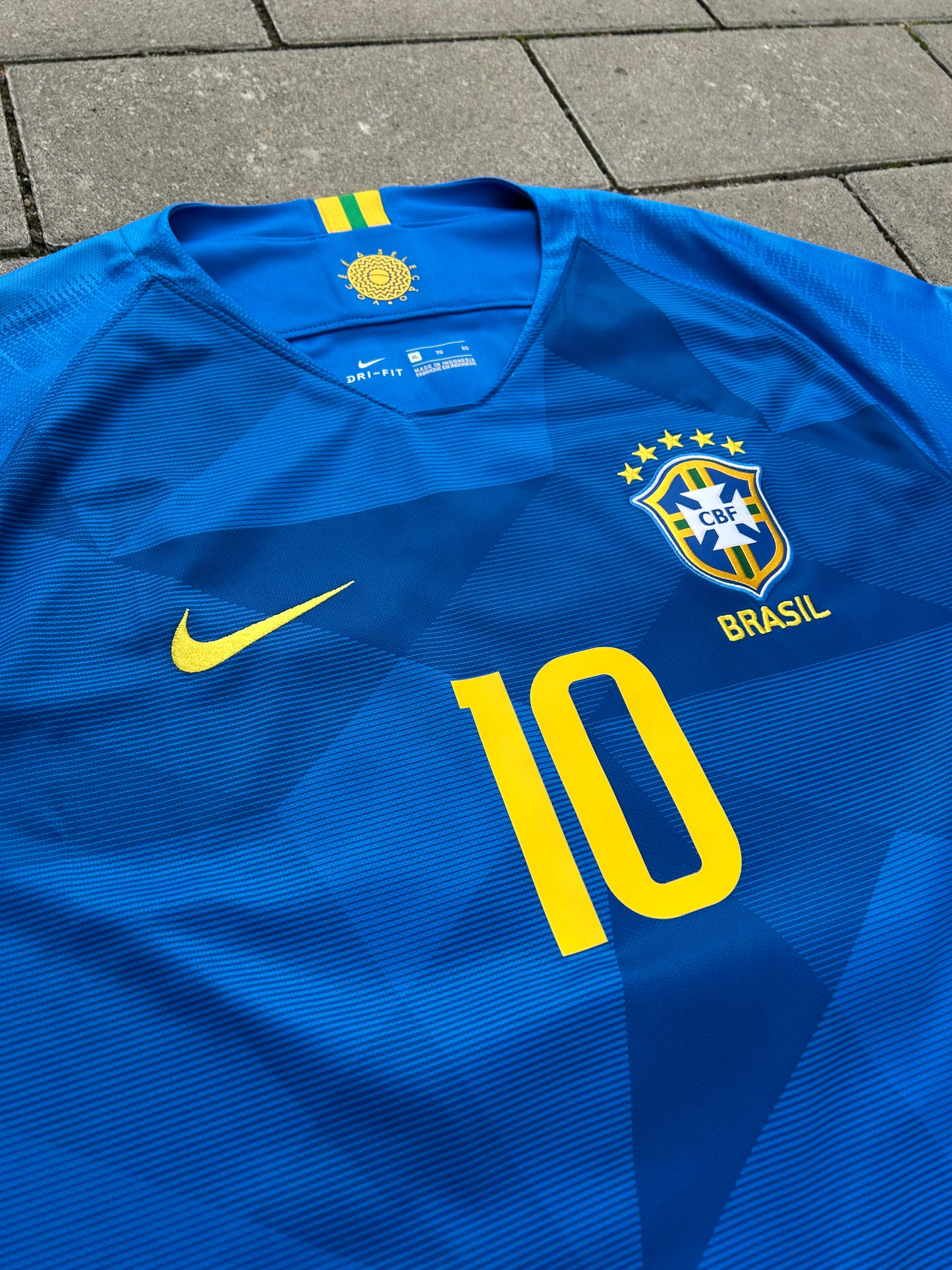 Brazil 2018/19 Original Away Shirt Neymar Jr #10 Size XL