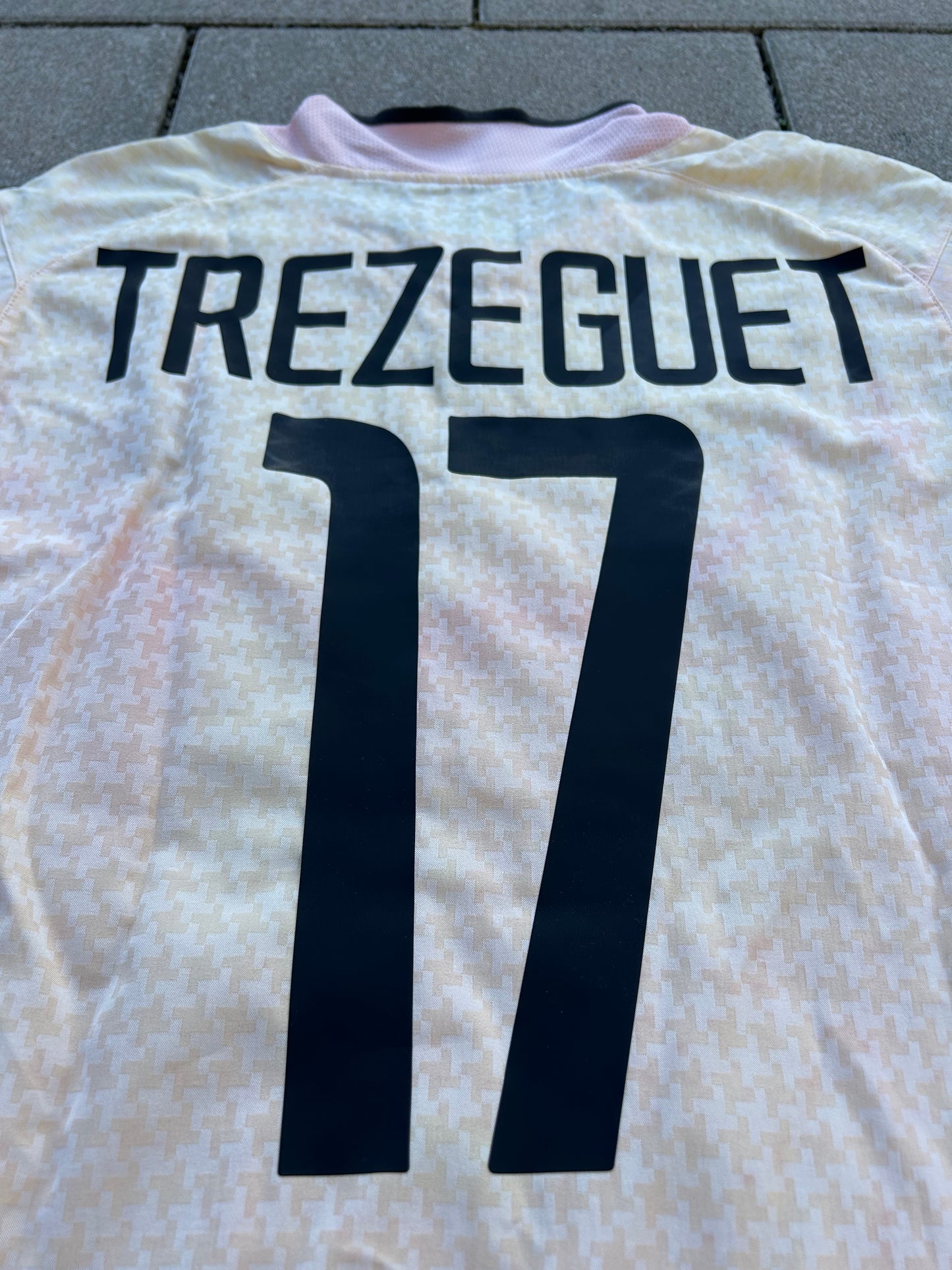 Juventus 2003/04 Original Away Shirt Trezeguet #17 Size S