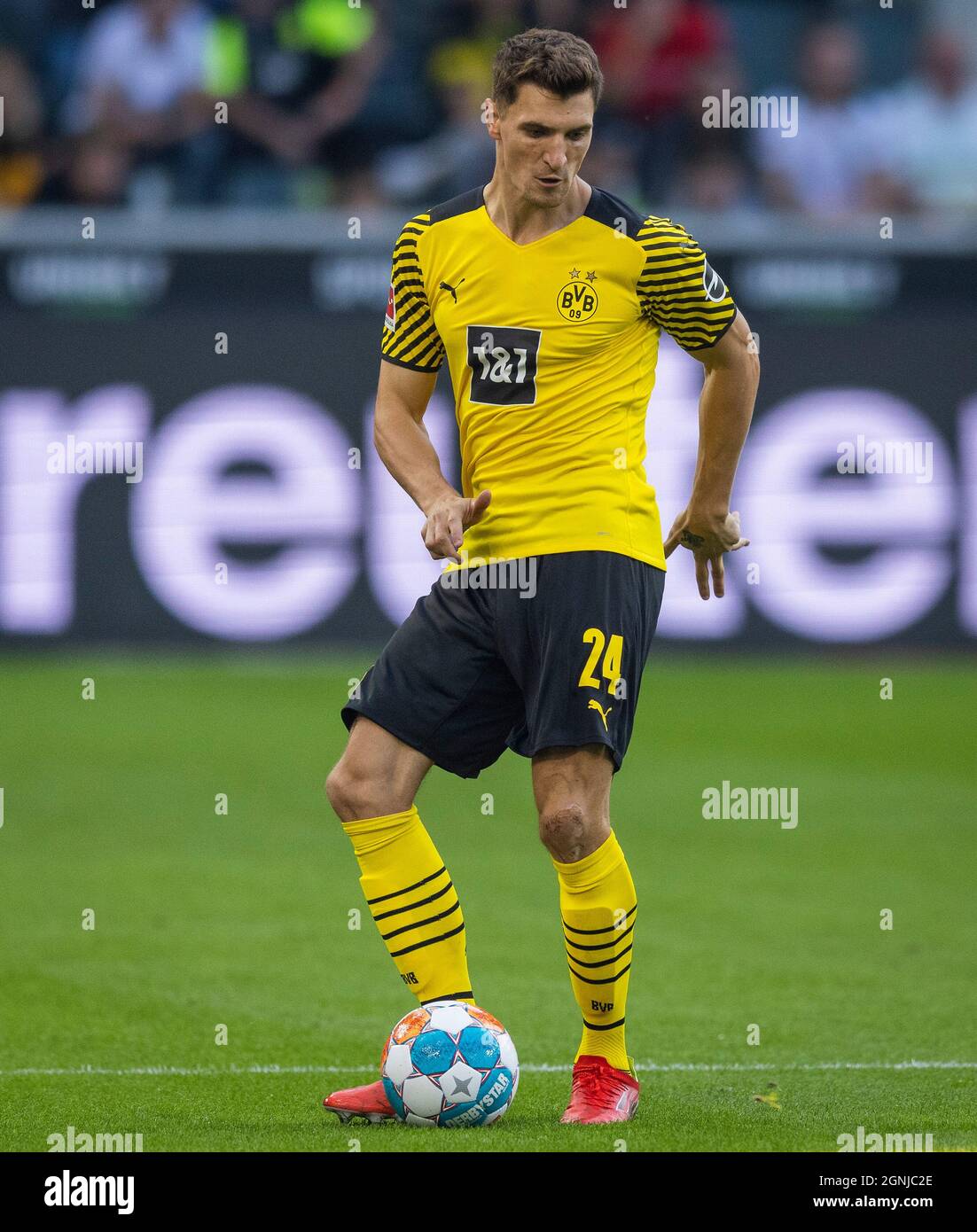 Borussia Dortmund 2021/22 Original Home Shirt Meunier #24 Size M