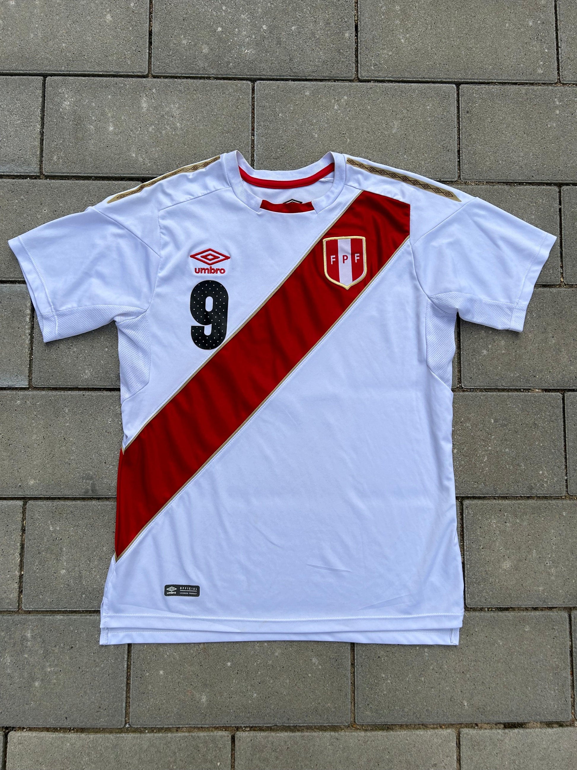 Peru 2018/19 Authentic Home Shirt Guerrero #9 Size S 1