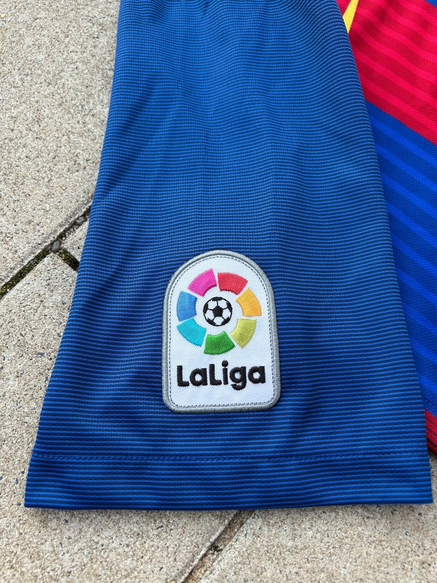 Barcelona 2016/17 Original Home Shirt Messi 10 Size M - Shorty Football Shirts