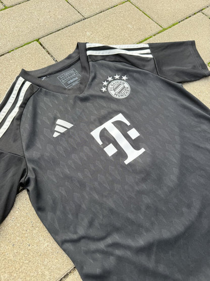 Bayern München 2023/24 Original GK Shirt Neuer #1 Size 152 11/12Y Kids - Shorty Football Shirts