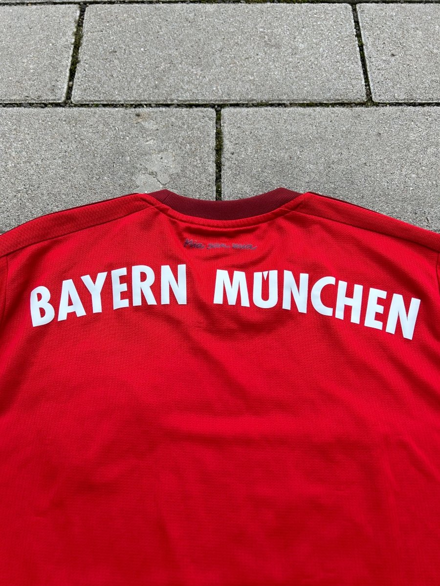 Bayern München 2015/16 Original Home Shirt Size S - Shorty Football Shirts