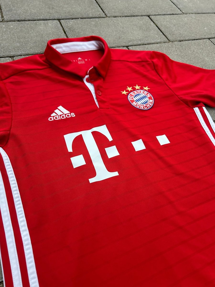Bayern München 2016/17 Original Home Shirt Size S - Shorty Football Shirts