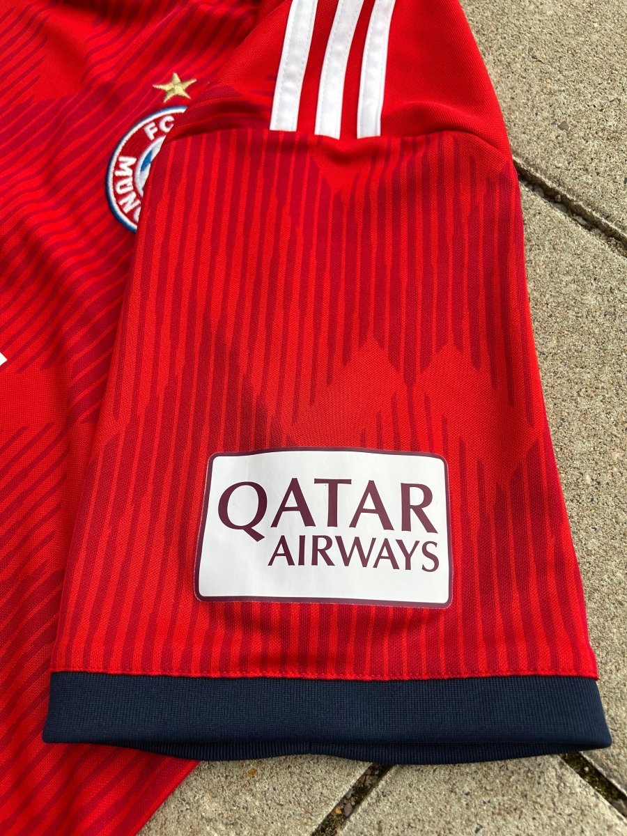 Bayern München 2018/19 Home Shirt Ribéry 7 Size M - Shorty Football Shirts