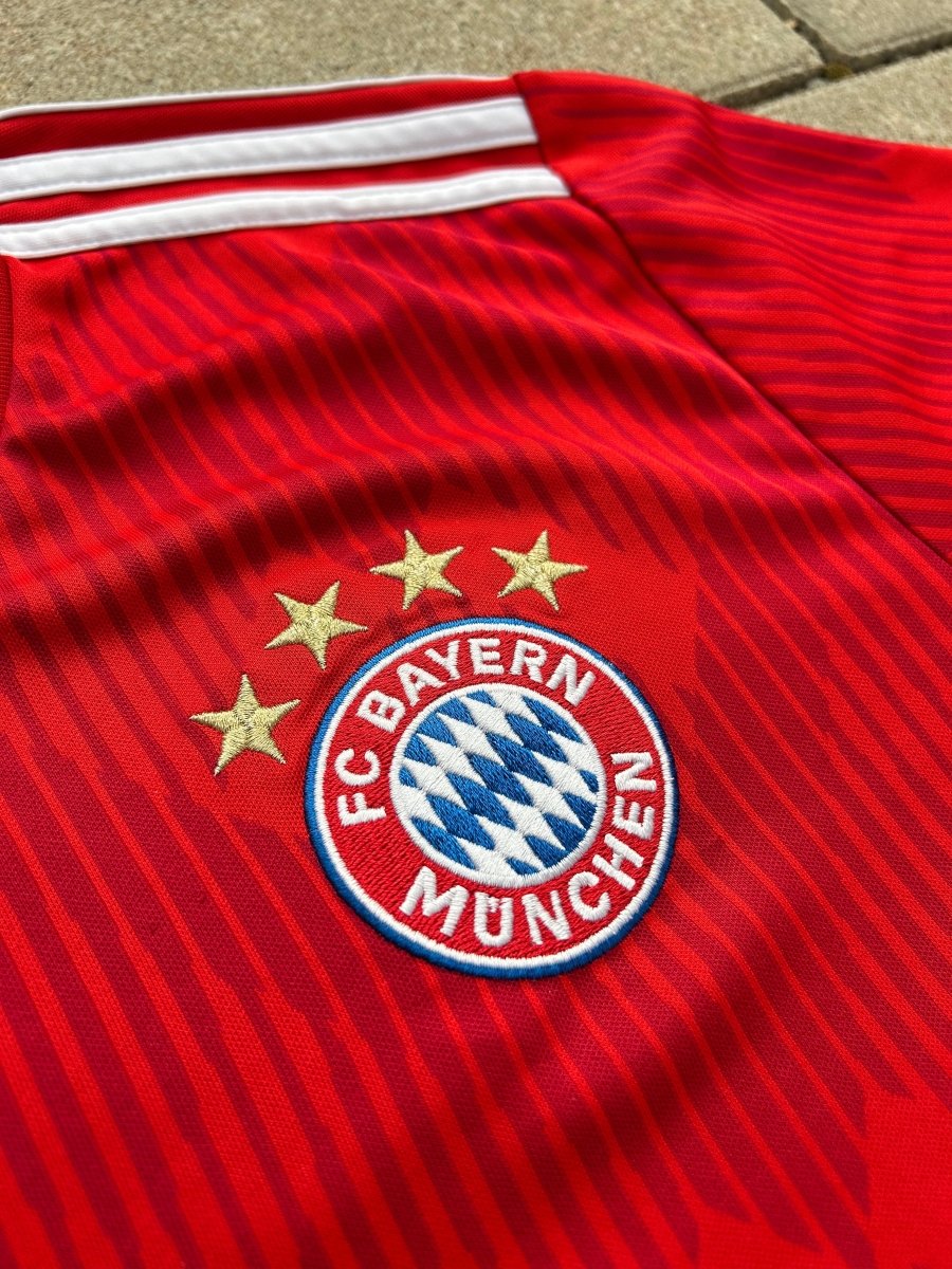 Bayern München 2018/19 Home Shirt Robben 10 Size M - Shorty Football Shirts