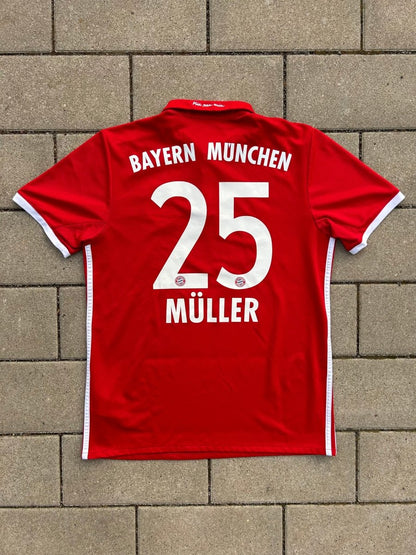 Bayern Munich 2016/17 Original Home Shirt Müller 25 Size M - Shorty Football Shirts