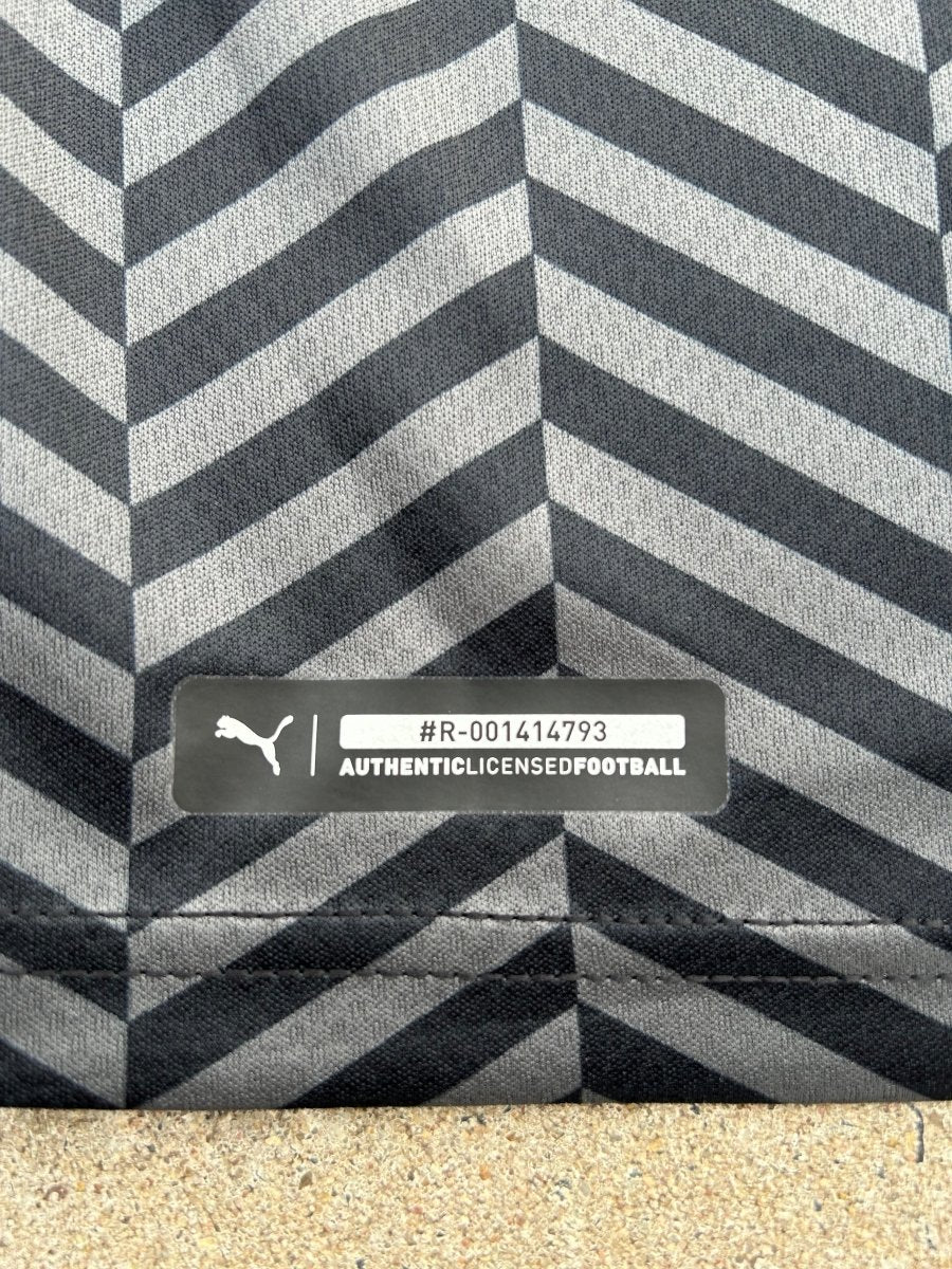 Borussia Dortmund 2021/22 Original Away Shirt Haaland 9 Size XL - Shorty Football Shirts