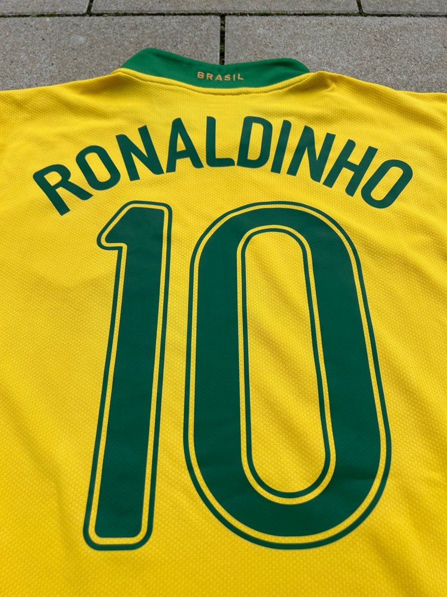Brazil 2006/07 Original Home Shirt Ronaldinho 10 Size M - Shorty Football Shirts