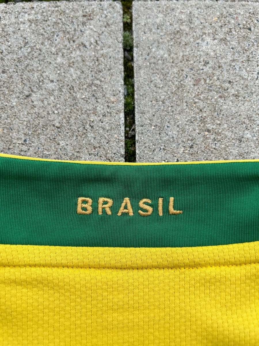 Brazil 2006/07 Original Home Shirt Ronaldinho 10 Size M - Shorty Football Shirts
