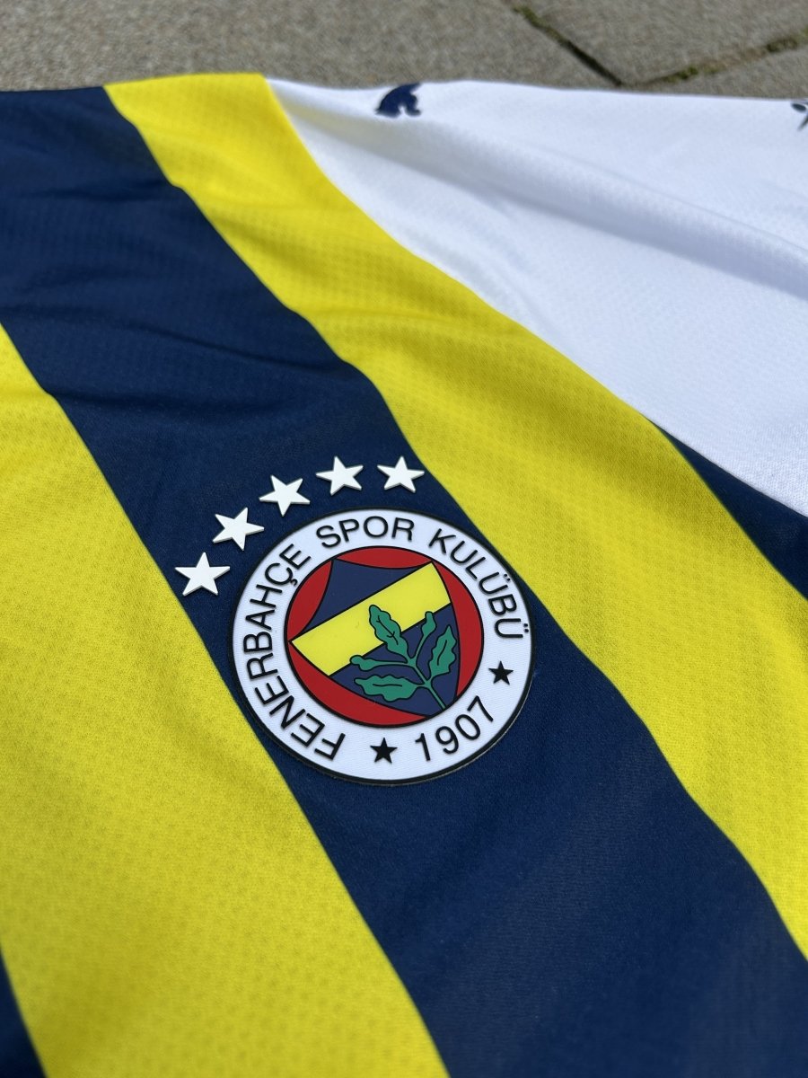 Fenerbahce 2023/24 Original Home Shirt Džeko #9 Size M - Shorty Football Shirts