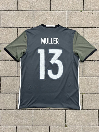 Germany 2015/17 Original Away Shirt Müller #13 Size M - Shorty Football Shirts