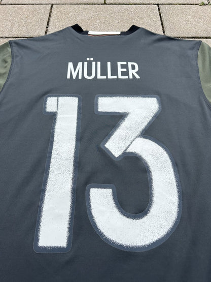 Germany 2015/17 Original Away Shirt Müller #13 Size M - Shorty Football Shirts