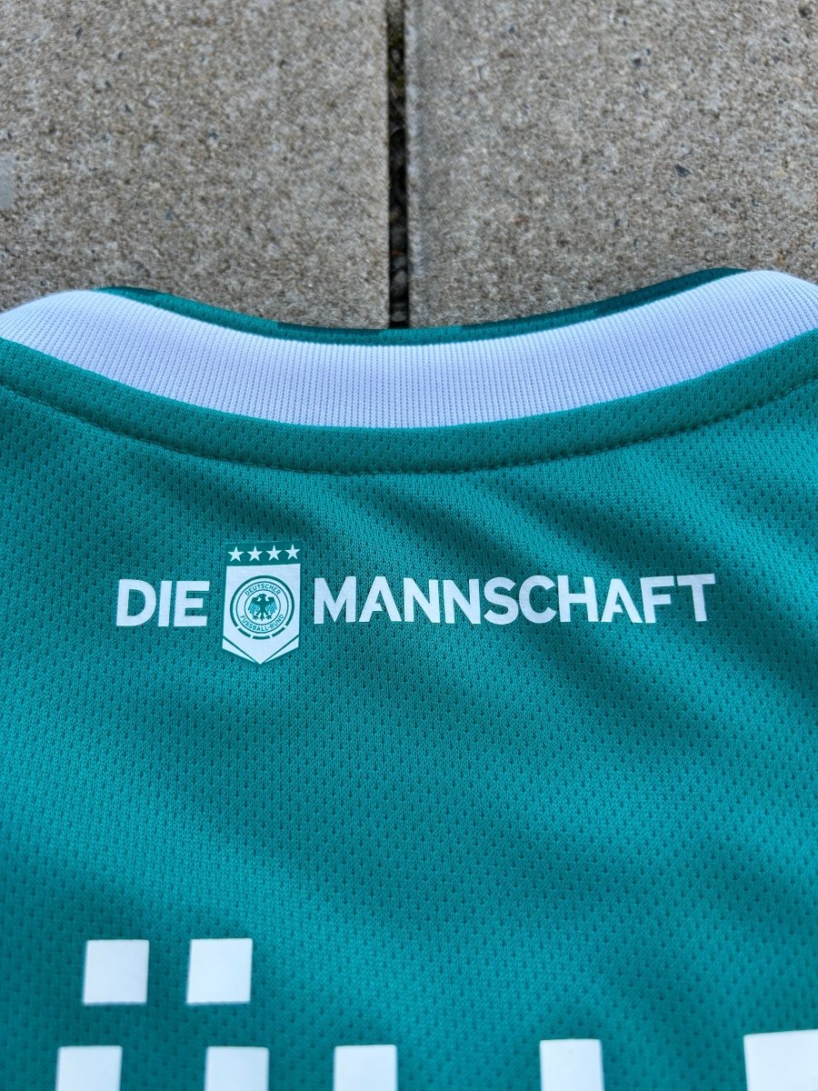 Germany 2018/19 Away Shirt Müller 13 Size M - Shorty Football Shirts