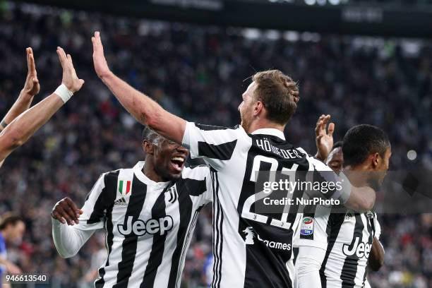 Juventus 2017/18 Original Home Shirt Size M - Shorty Football Shirts