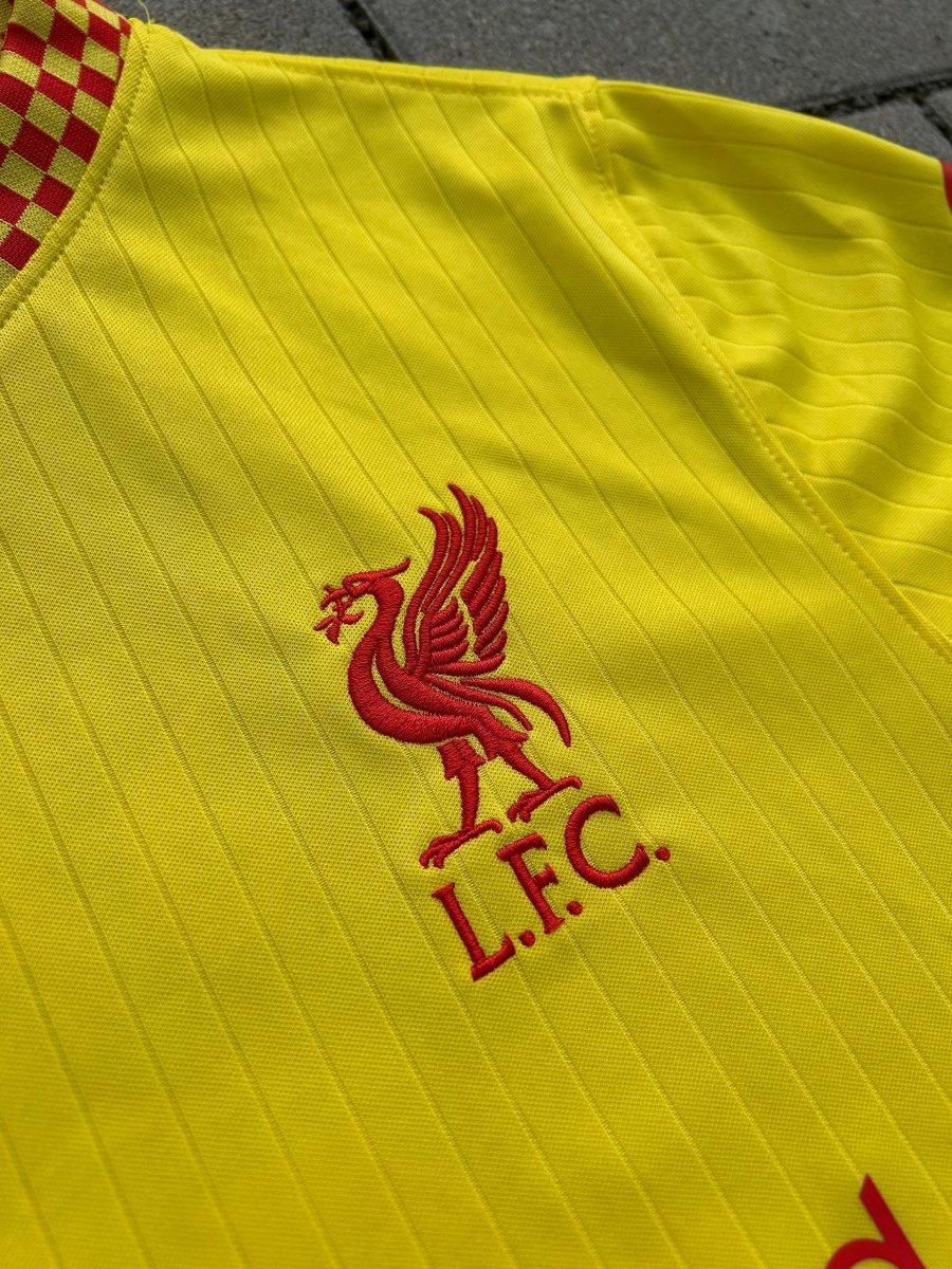 Liverpool 2021/22 Original Third Shirt Salah 11 Size S - Shorty Football Shirts