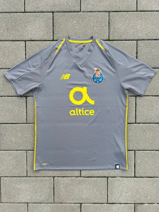 Porto 2018/19 Original Away Shirt Size M - Shorty Football Shirts