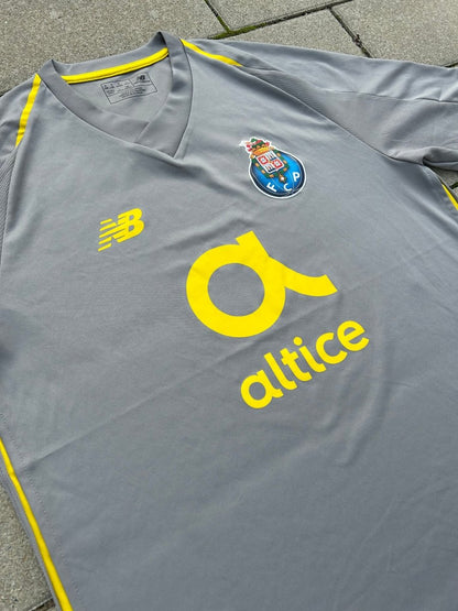 Porto 2018/19 Original Away Shirt Size M - Shorty Football Shirts