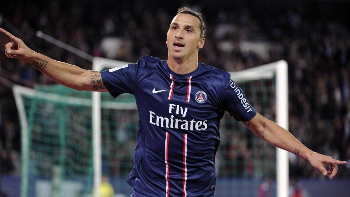 PSG 2012/13 Original Home Shirt Ibrahimović 10 Size M - Shorty Football Shirts