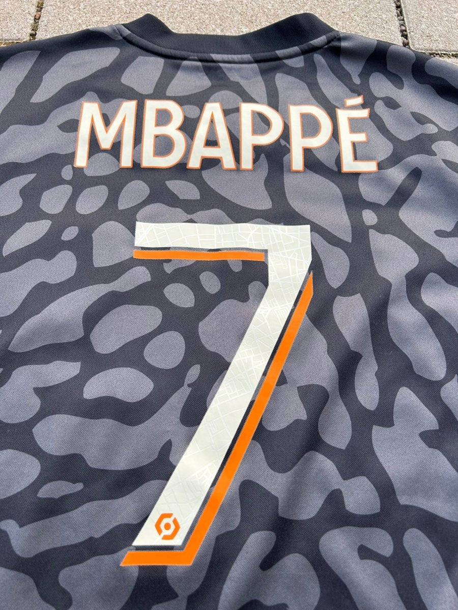 PSG 2023/24 Original Third Shirt Mbappé 7 Size M - Shorty Football Shirts