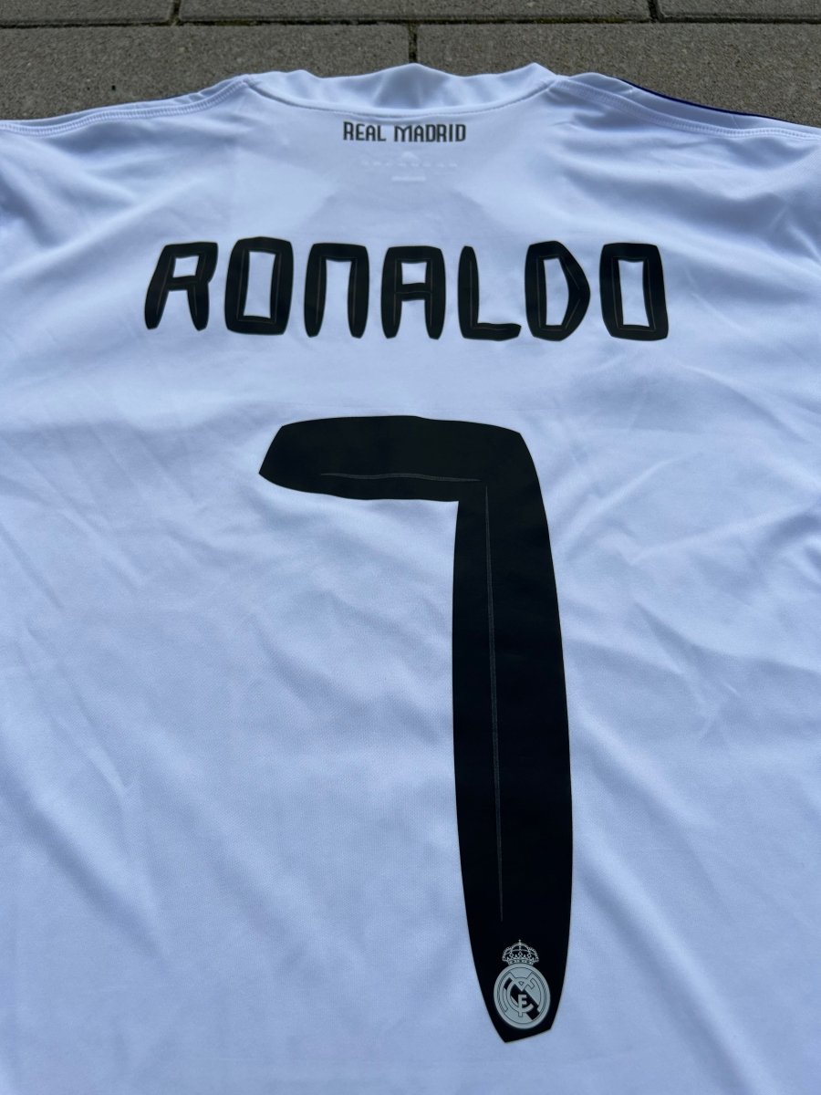 Real Madrid 2010/11 Original Home Shirt Ronaldo 7 Size M - Shorty Football Shirts